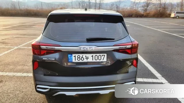 Kia Seltos 2022 Серый из Кореи, фото 2