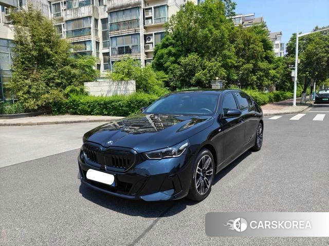 BMW 5 series 2025 Черный из Китая, фото 2