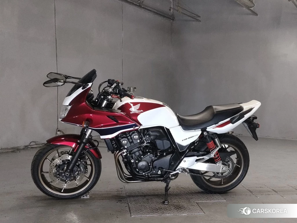 Проданный Honda CB400SF BOLDOR 2017 из Японии, фото 2