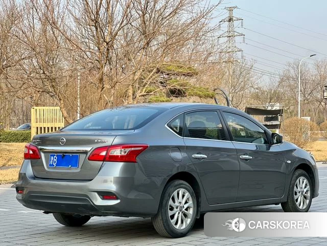 Nissan Xuan Yi 2022 Темно-серый из Китая, фото 5