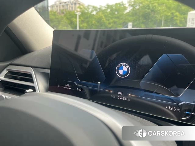 BMW 3 series 2025 Белый из Китая, фото 3