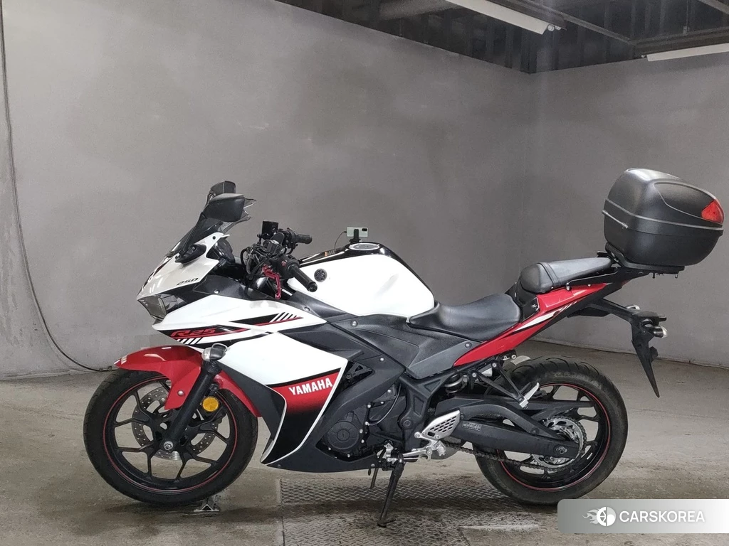 Проданный Yamaha YZF-R25 2016 из Японии
