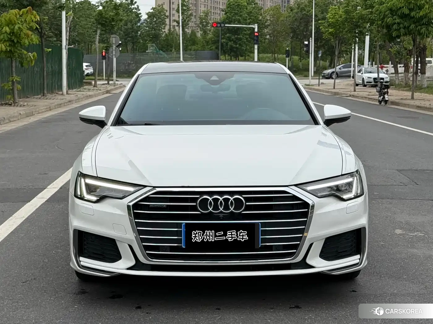 Audi A6L 2019 Белый из Китая, фото 2
