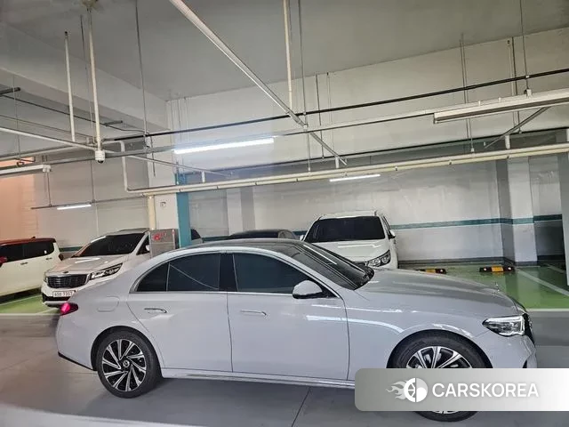 Mercedes-Benz E-Class W214 2024 Серый из Кореи, фото 3