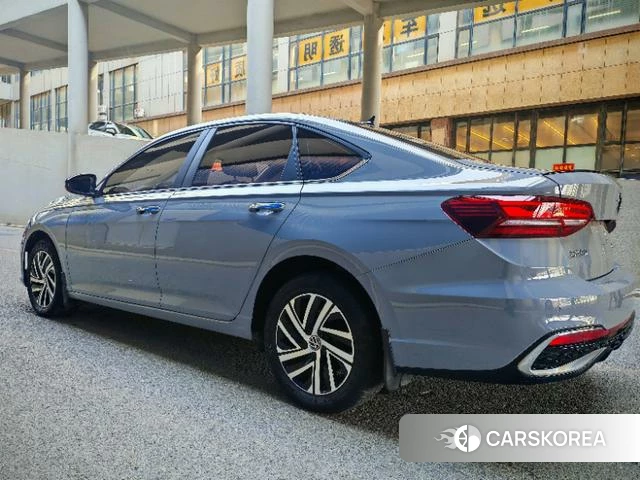 Volkswagen Lavida 2023 Темно-серый из Китая, фото 4
