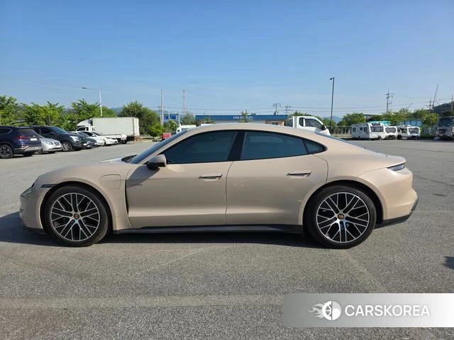 Porsche Taycan 2023 Песочный из Кореи, фото 2