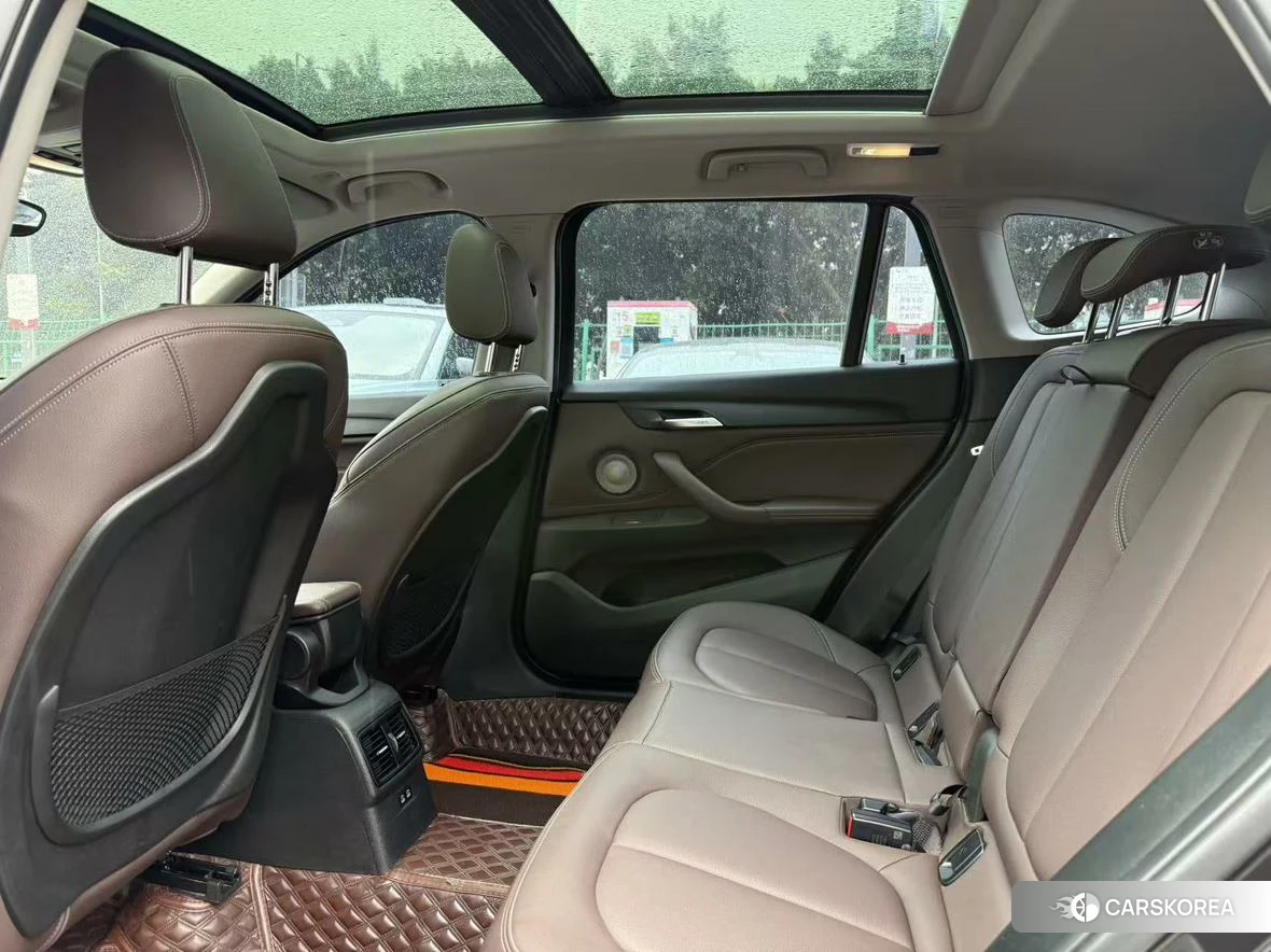 BMW X1 2021 Темно-серый из Китая, фото 2