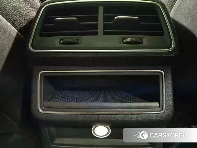Audi A6L id 4392089 из Китая 9