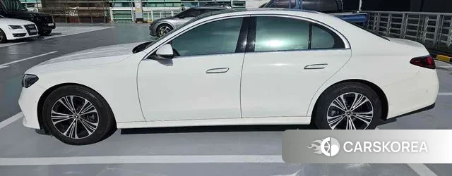 Mercedes-Benz E-Class W214 2024 Белый из Кореи, фото 2