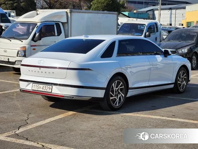 Hyundai Grandeur (GN7) id 3701348 из Кореи 12