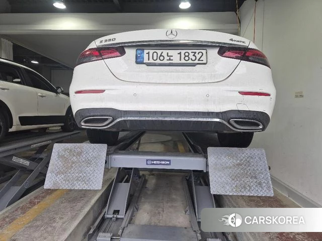 Mercedes-Benz E-Class W213 2022 Белый из Кореи, фото 2