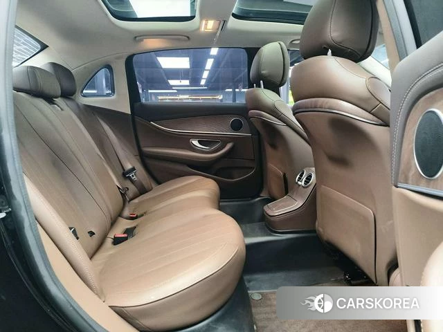 Mercedes-Benz E-class 2022 Черный из Китая, фото 4