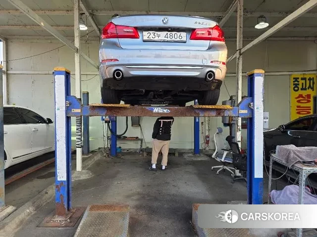 BMW 5 Series (G30) 2018 Серый из Кореи, фото 2