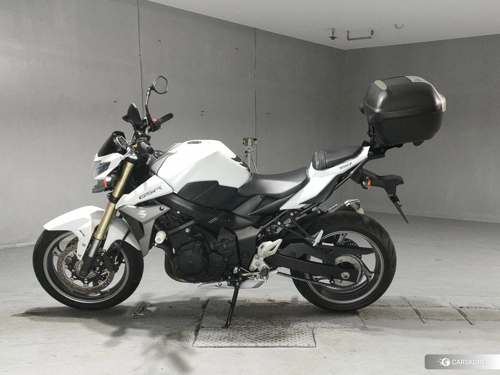 Проданный Suzuki GSR750 2014 из Японии, фото 2