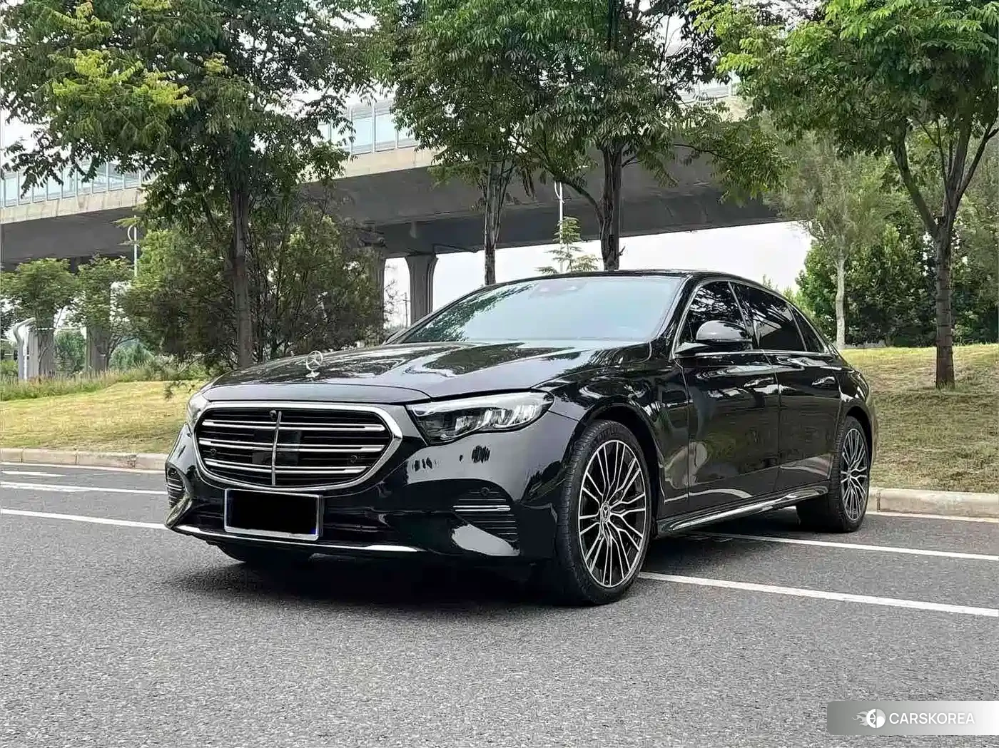 Mercedes-Benz E-Class 2025 Черный из Китая, фото 2