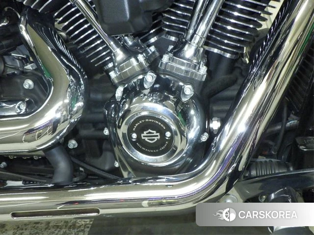 Engine photo