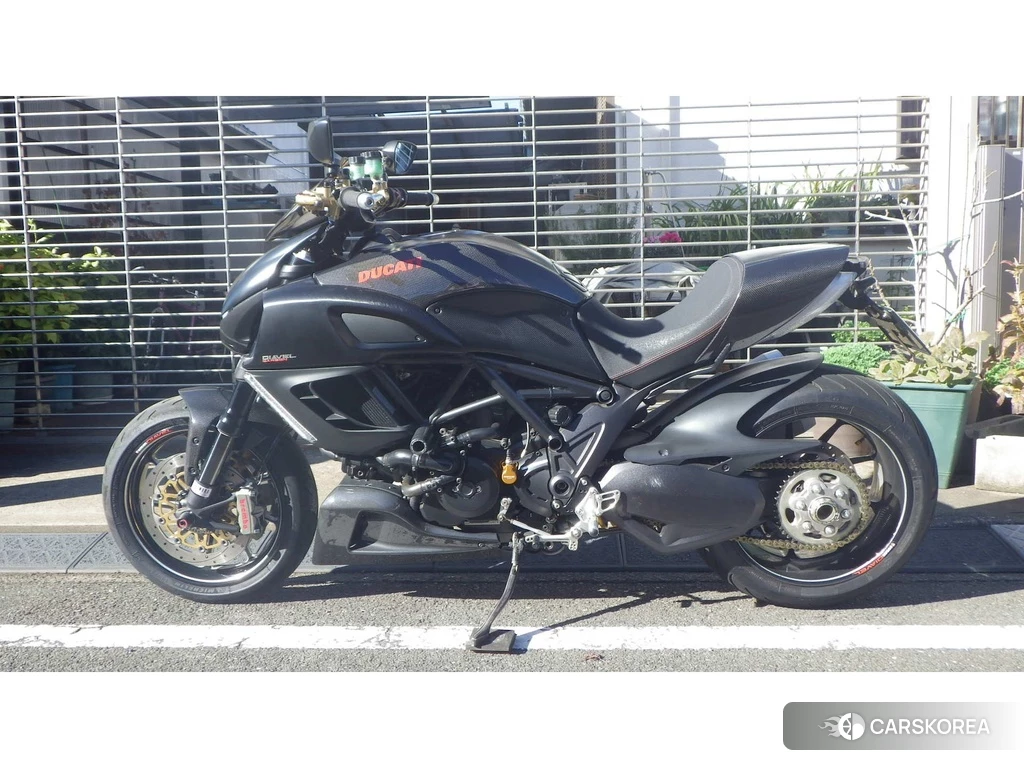 Проданный Ducati DIAVEL 2011 из Японии