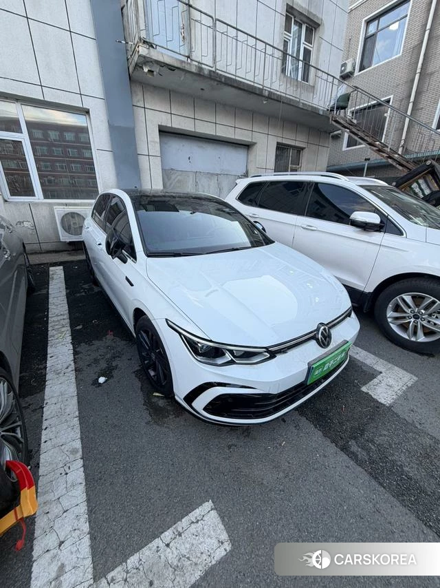 Volkswagen Golf 2023 Белый из Китая, фото 3