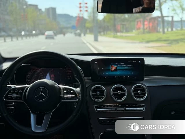 Mercedes-Benz GLC 2021 Белый из Китая, фото 2