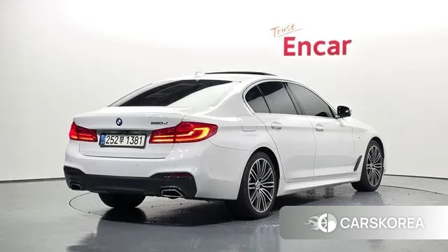 BMW 5 Series (G30) id 3736339 из Кореи 12