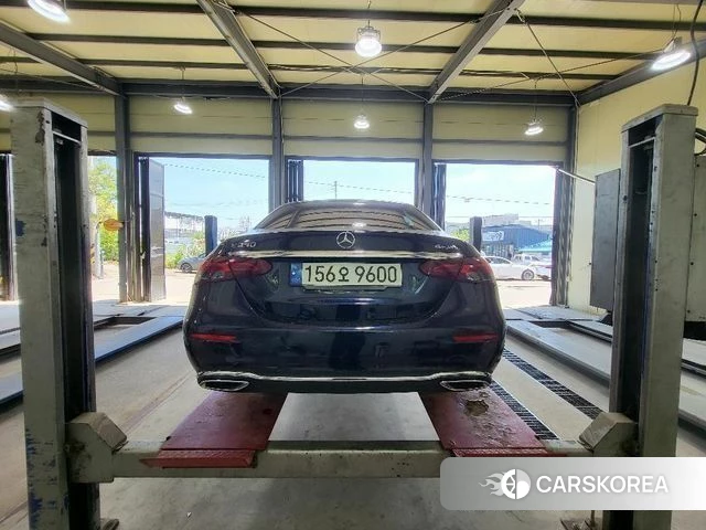Mercedes-Benz E-Class W213 2022 Черный из Кореи, фото 2