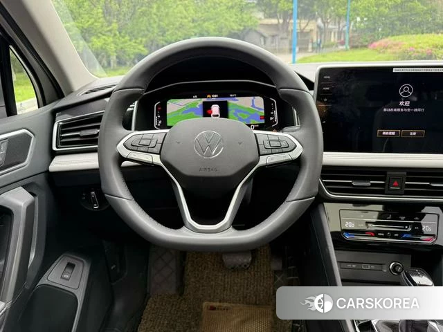 Volkswagen Tiguan L 2025 Серебристо-серый из Китая, фото 2