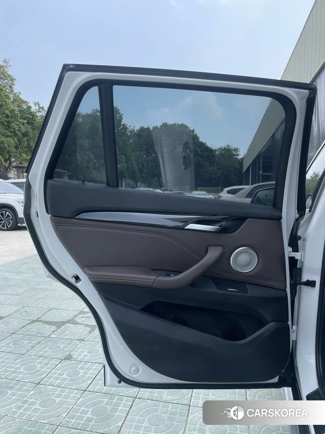BMW X1 id 4273742 из Китая 12