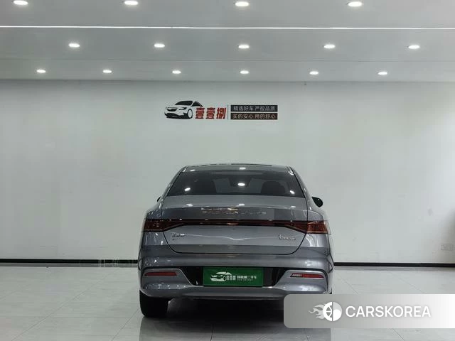 BYD Qin PLUS EV 2022 Темно-серый из Китая, фото 2