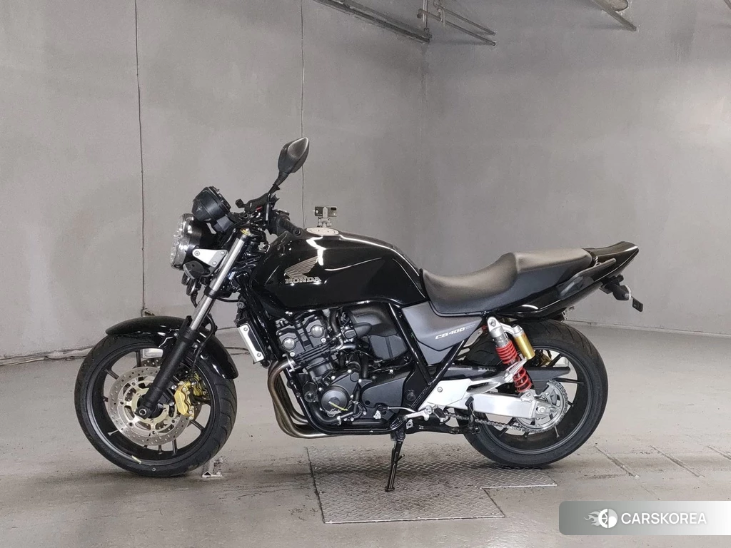 Проданный Honda CB400SF 2014 из Японии, фото 2
