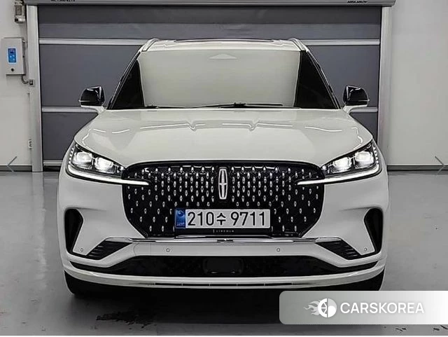 Lincoln Aviator 2nd generation 2025 Белый из Кореи, фото 2