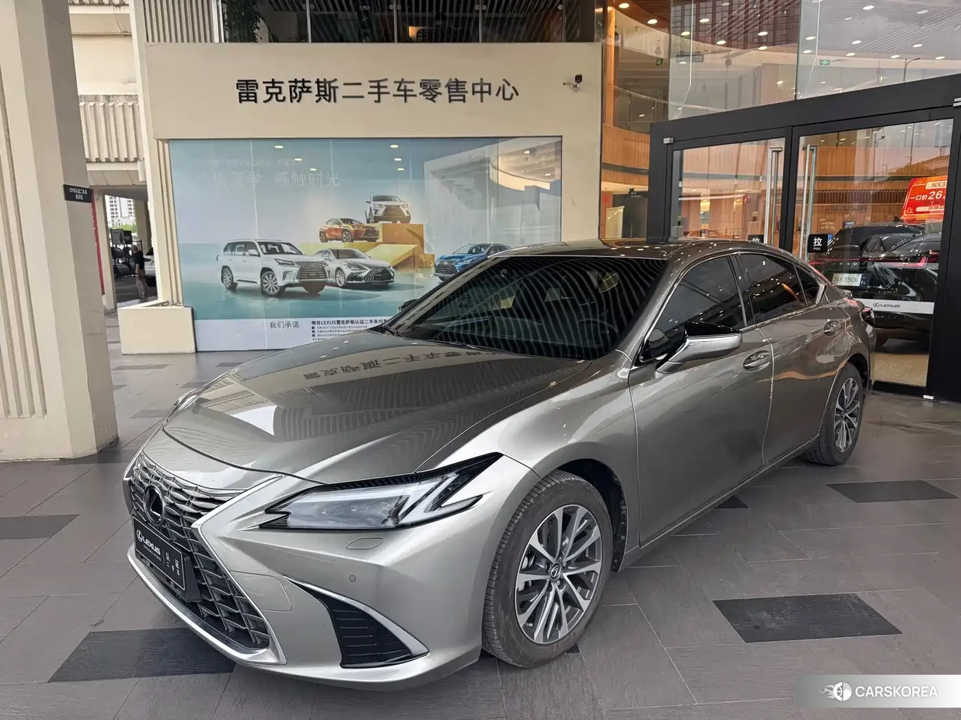 Lexus ES 2025 Silver/gray из Китая, фото 3