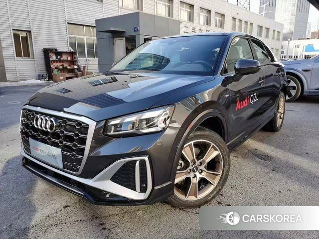 Audi Q2L 2024 Темно-серый из Китая, фото 2
