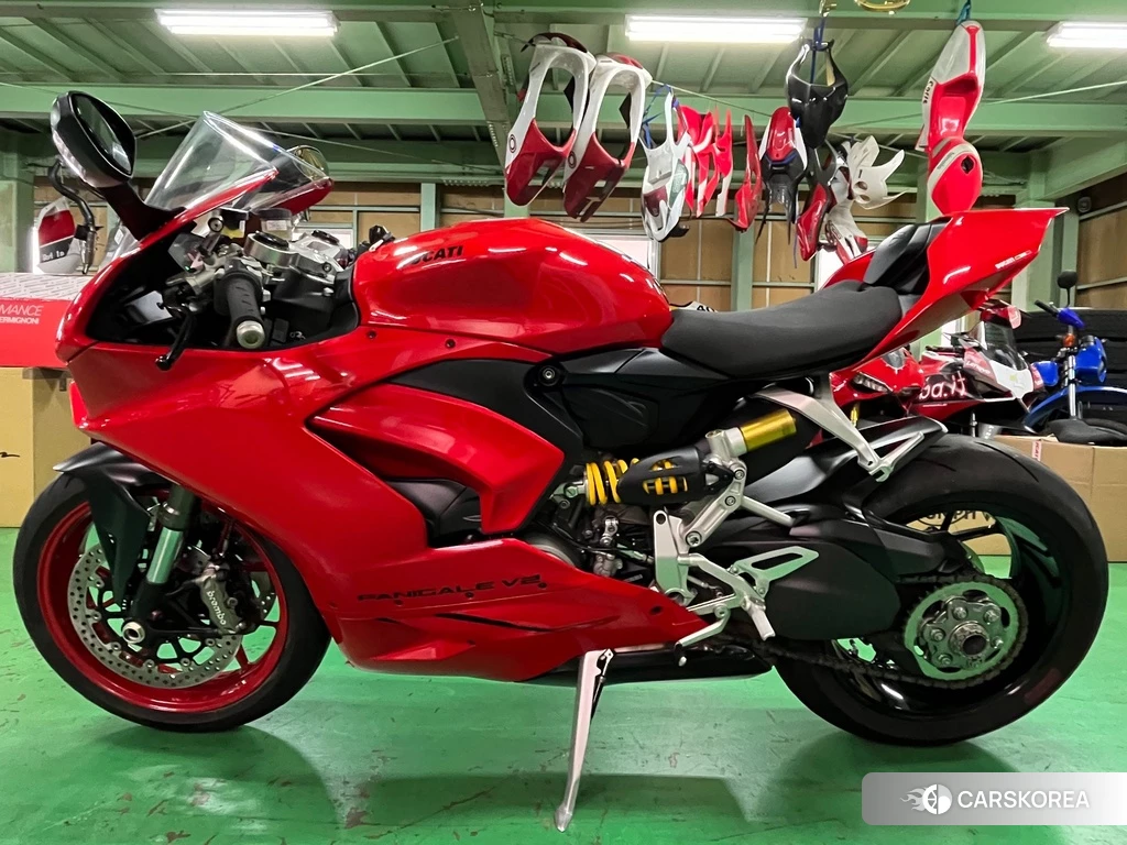 Проданный Ducati PANIGALE V2 2020 из Японии, фото 2