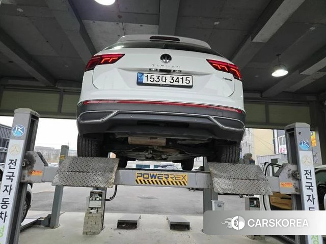 Volkswagen Tiguan second Generation 2021 Белый из Кореи, фото 2