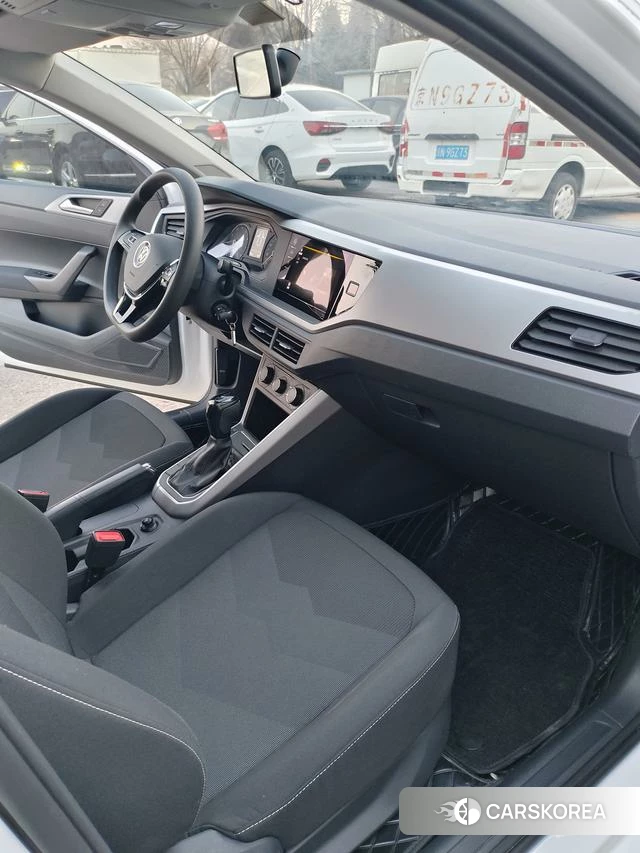 Volkswagen Polo 2021 Белый из Китая, фото 2