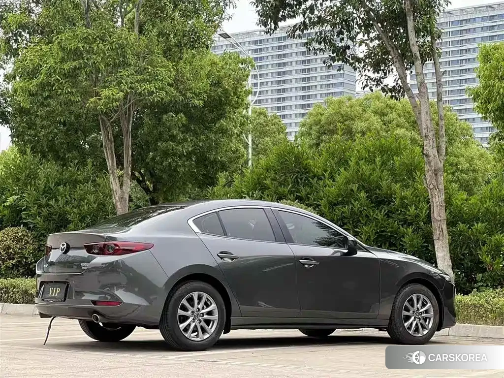 Mazda 3 2023 Silver/gray из Китая, фото 2