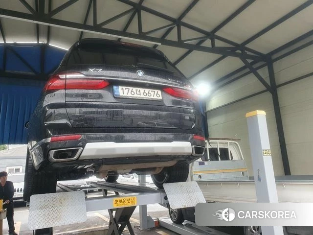 BMW X7 (G07) 2021 Черный из Кореи, фото 2