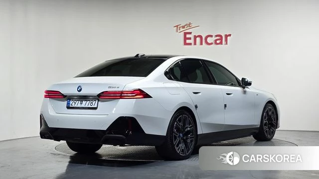 BMW 5 Series (G60) id 4729995 из Кореи 12
