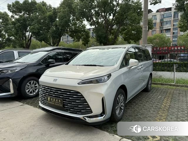 Buick GL8 2025 Серебристо-серый из Китая, фото 3