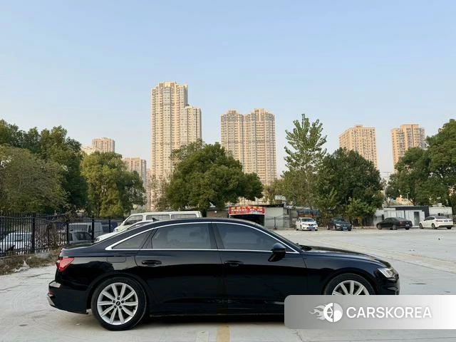 Audi A6L id 4256723 из Китая 9