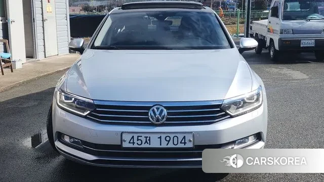 Volkswagen Passat GT (B8) 2018 Серебристо-серый из Кореи, фото 4