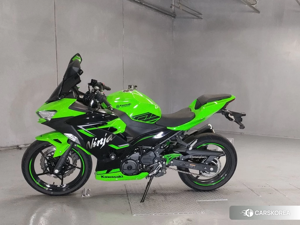 Проданный Kawasaki NINJA 400 2022 из Японии, фото 2