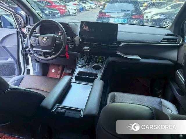 Toyota Saina 2025 Белый из Китая, фото 2