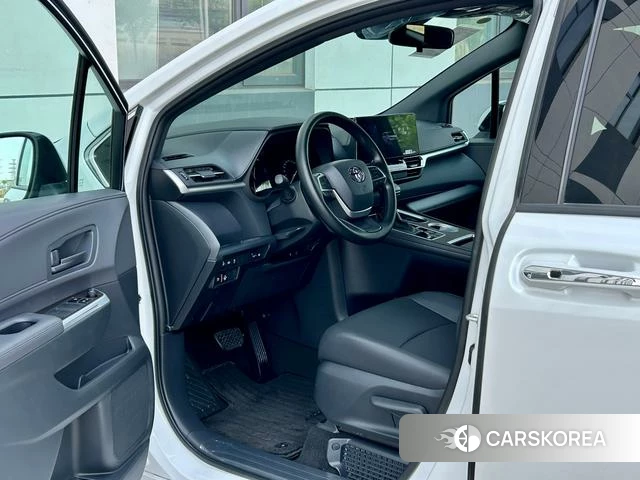 Toyota Grevia 2026 Белый из Китая, фото 2