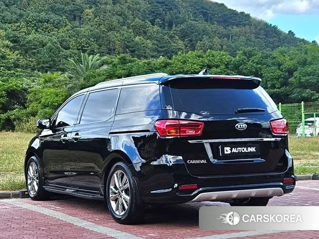 Kia The New Carnival id 3302642 из Кореи 12