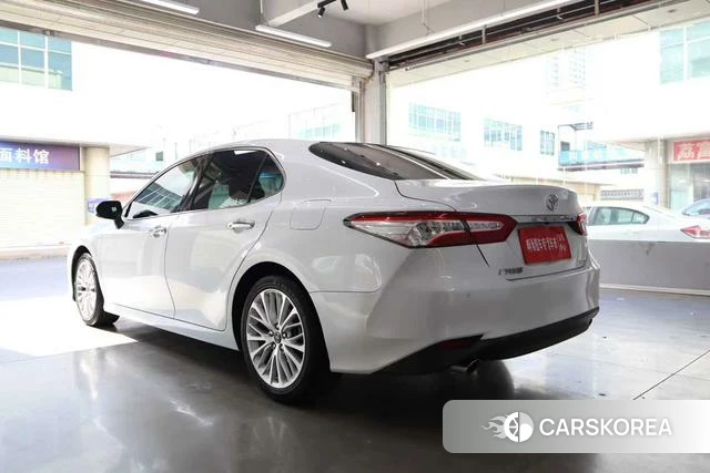 Toyota Camry 2019 Белый из Китая, фото 2
