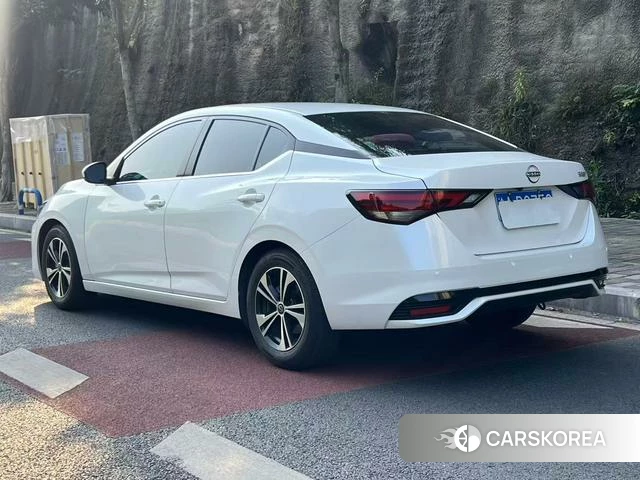 Nissan Xuan Yi 2024 Белый из Китая, фото 5