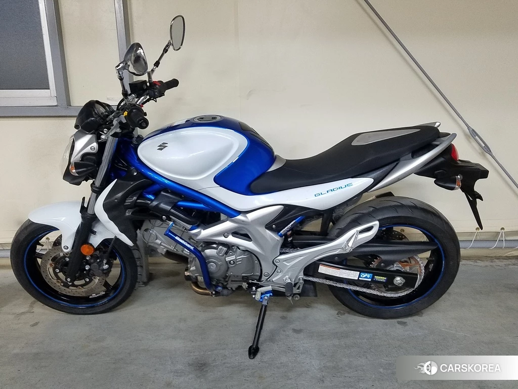 Проданный Suzuki GLADIUS 650 2010 из Японии, фото 2
