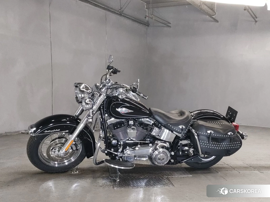 Проданный Harley-Davidson Heritage Softail Classic FLSTC1580 2010 из Японии