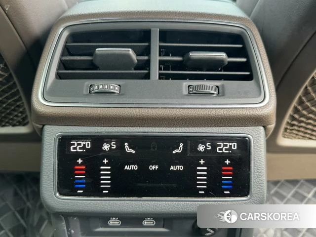 Audi A7L id 4219897 из Китая 10